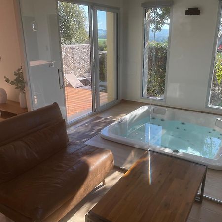 Logement Avec Jacuzzi Joucas Εξωτερικό φωτογραφία