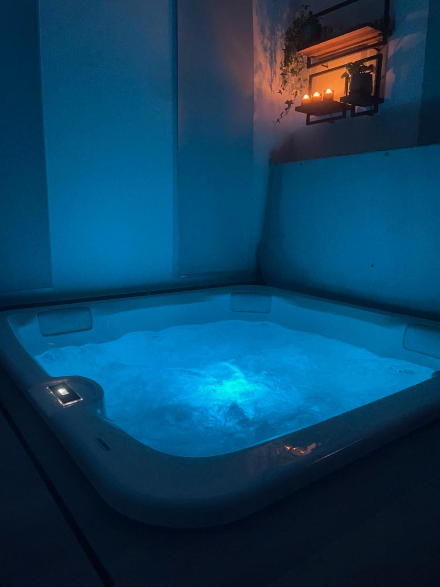 Logement Avec Jacuzzi Joucas Εξωτερικό φωτογραφία