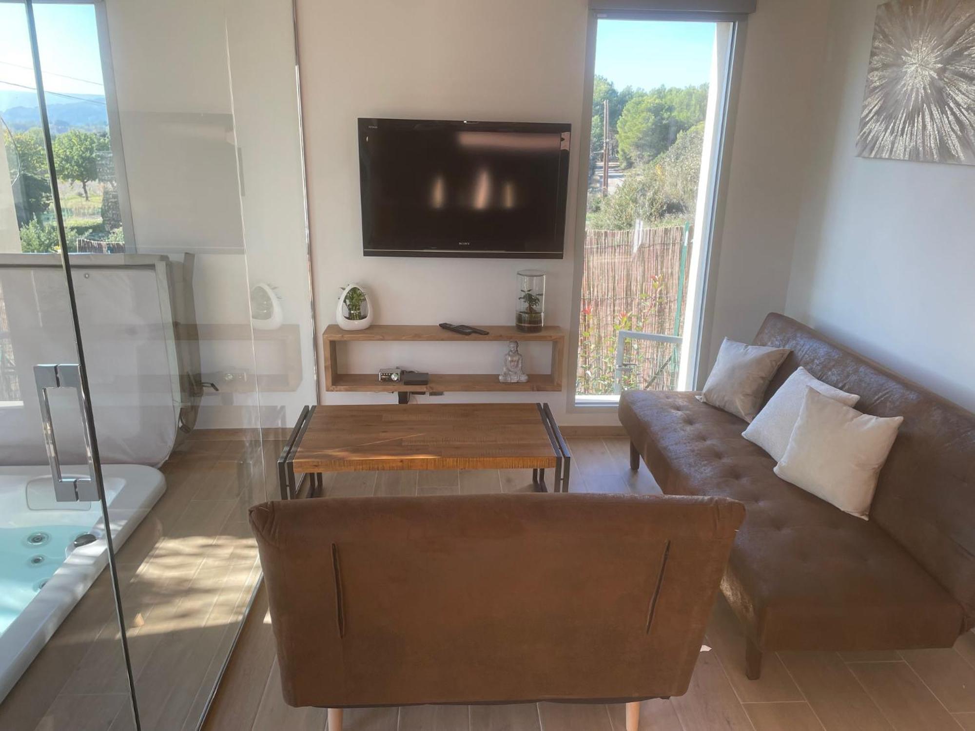 Logement Avec Jacuzzi Joucas Εξωτερικό φωτογραφία