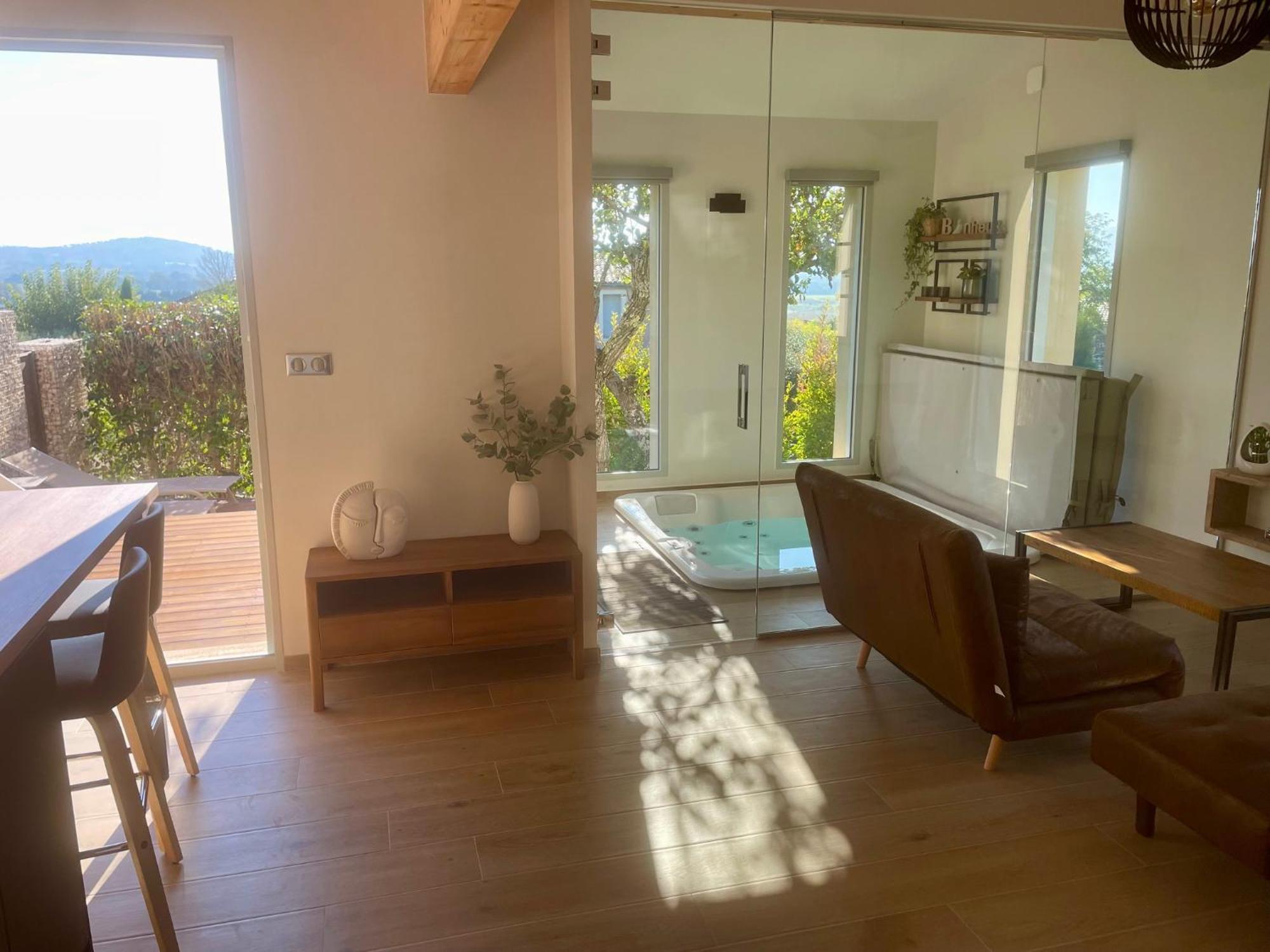 Logement Avec Jacuzzi Joucas Εξωτερικό φωτογραφία