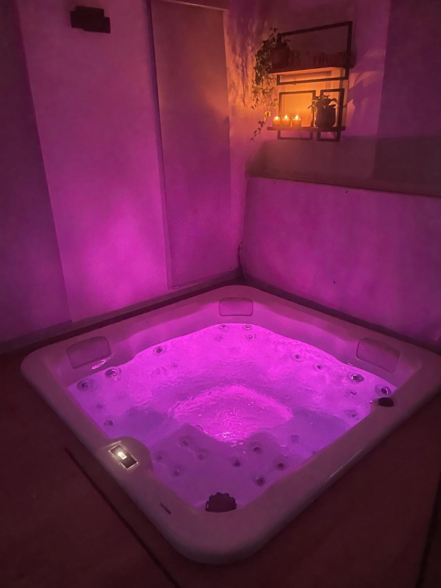 Logement Avec Jacuzzi Joucas Εξωτερικό φωτογραφία