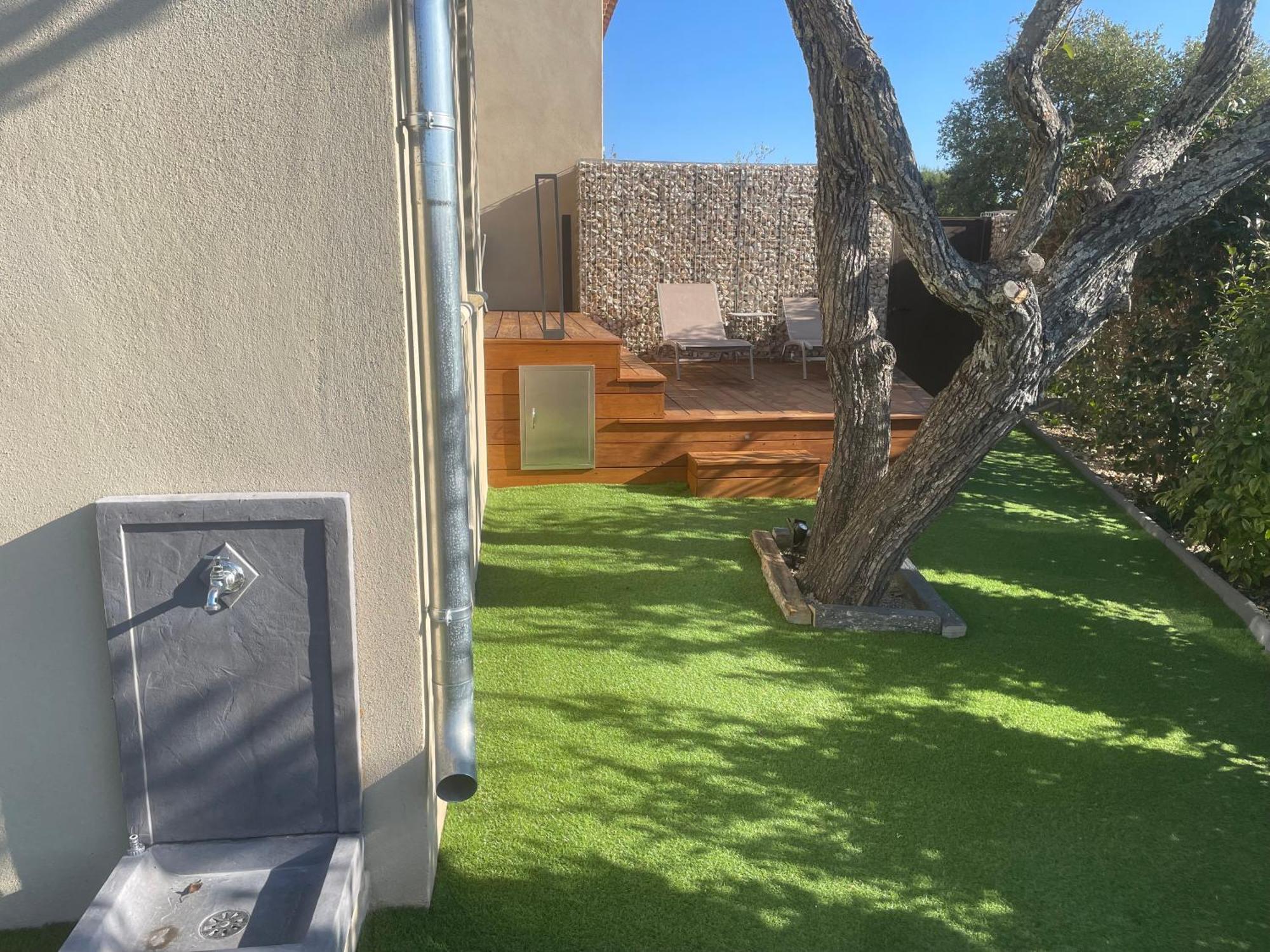 Logement Avec Jacuzzi Joucas Εξωτερικό φωτογραφία