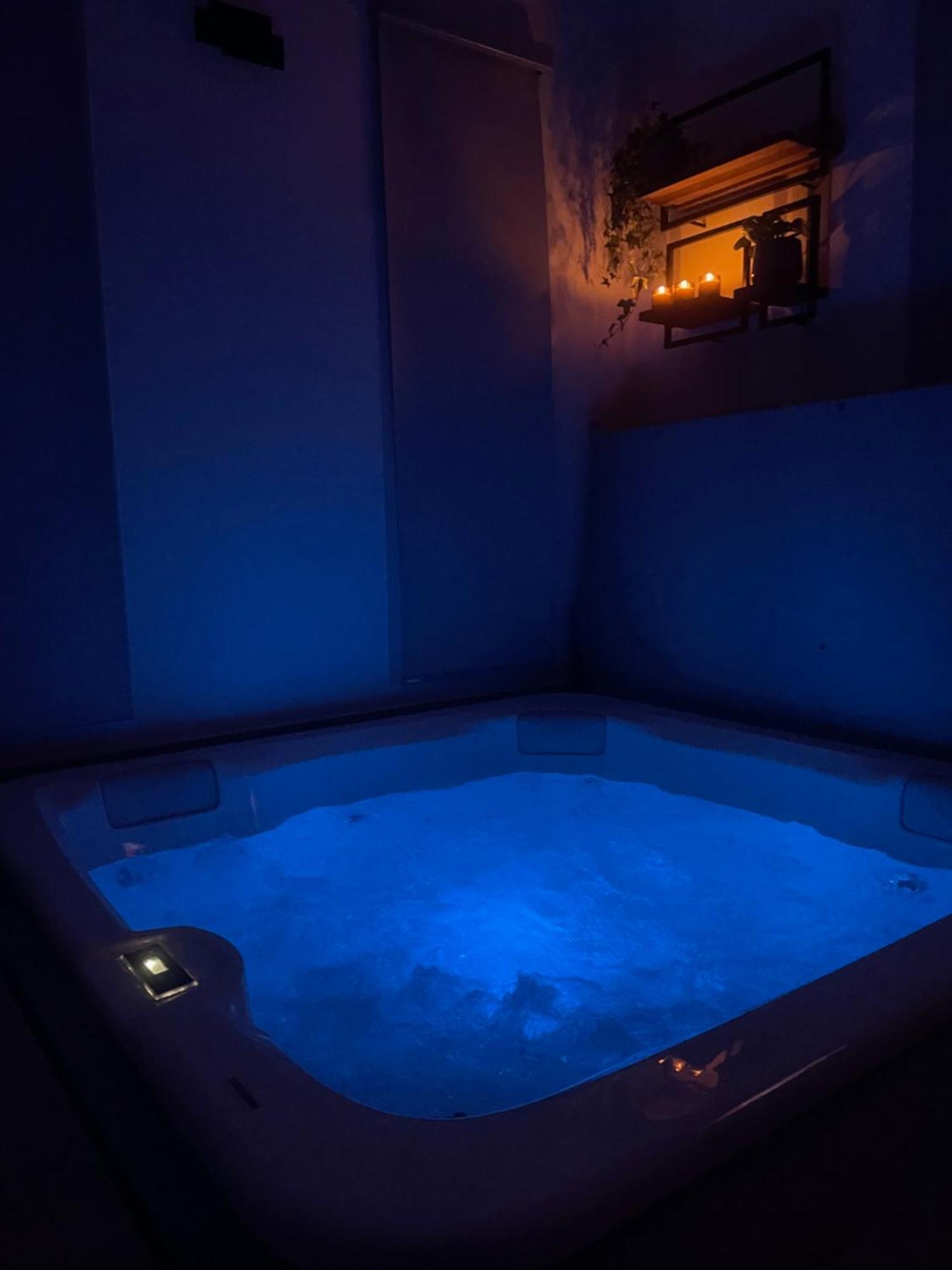 Logement Avec Jacuzzi Joucas Εξωτερικό φωτογραφία